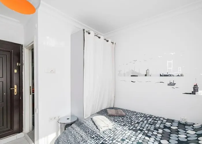 Cute 1 W Ac 300 Meters To Istiklal Street Apartment *